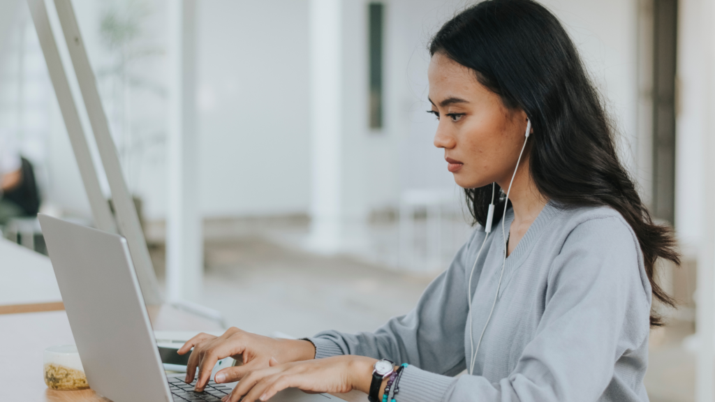 Freelancer Status: Definitive Career Insight